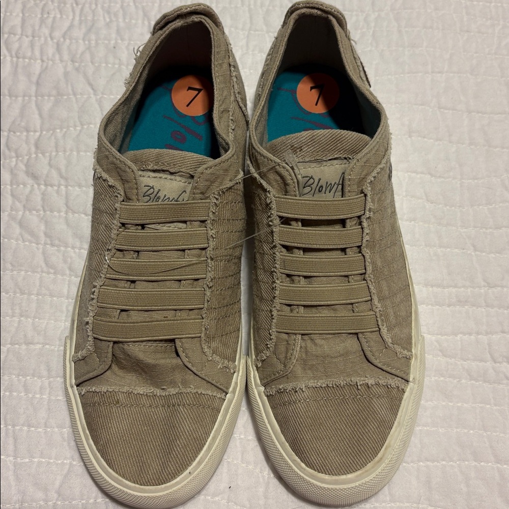 Blowfish Tan Khaki Canvas Slip On Sneakers